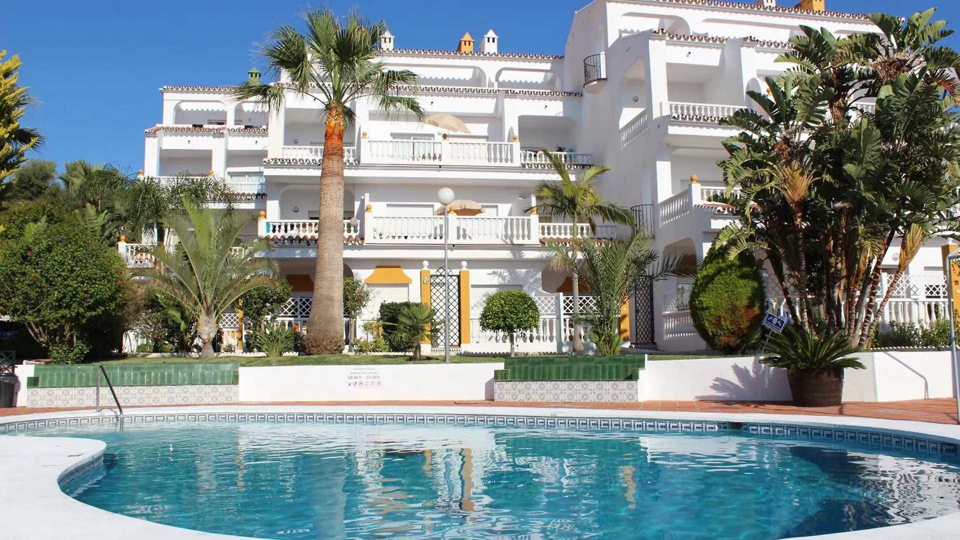 Apartment Apartamentos Las Rosas De Capistrano Nerja Spain
